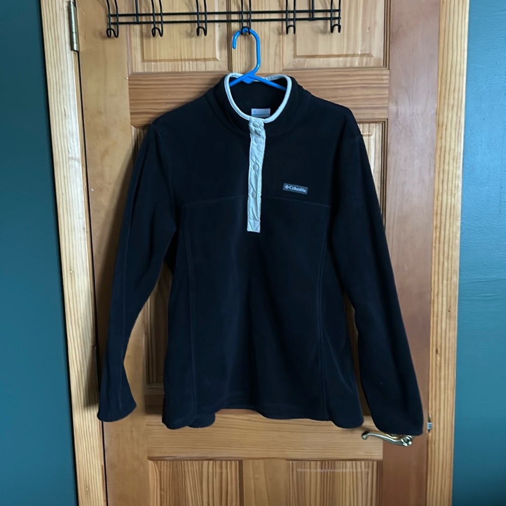 Columbia snap button 1/4 pullover. Black with cream accents. Women’s XL